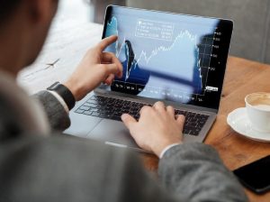 Sektor Teknologi Dorong IHSG ke Zona Hijau, Intip Rekomendasi Saham Pilihan