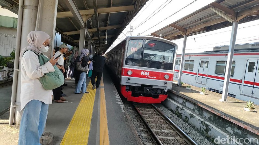 Hindari Kepadatan di Monas, KAI Commuter Sarankan Stasiun Alternatif