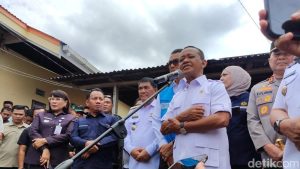 Bupati Pegunungan Arfak Usulkan Legalkan Tambang Emas, Menteri Bahlil Beri Lampu Hijau