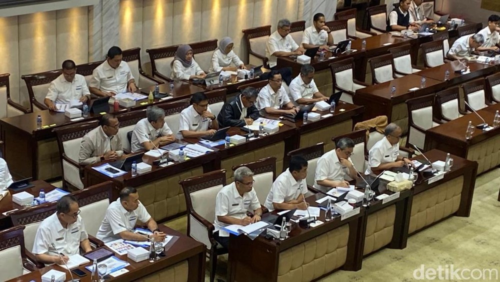 Bea Cukai Gagalkan Upaya Ekspor Fiktif, Rokok di Kertas, Air Mineral di Kontainer