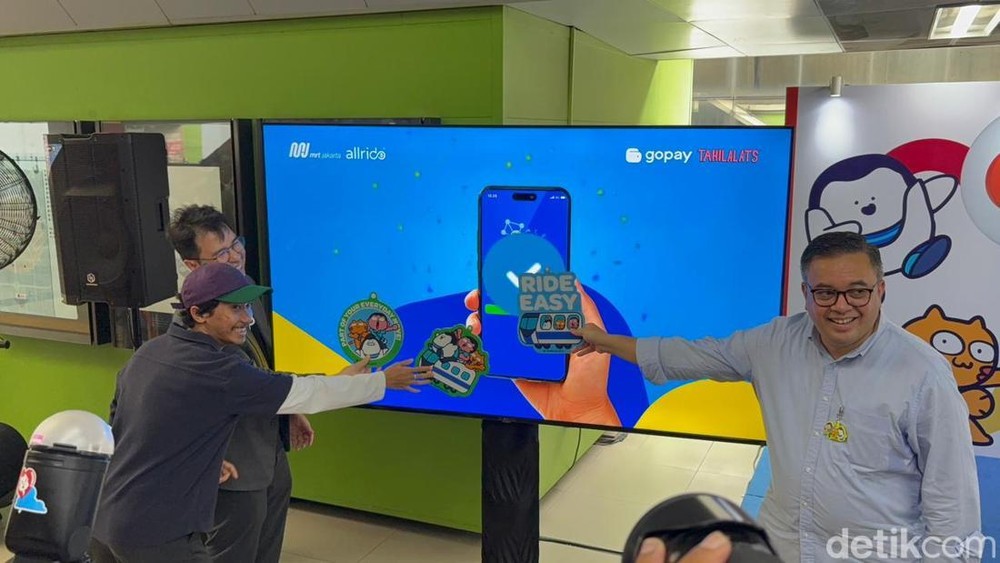 MRT Jakarta Luncurkan Inovasi Pembayaran: Gantungan Kunci Multifungsi Terintegrasi GoPay