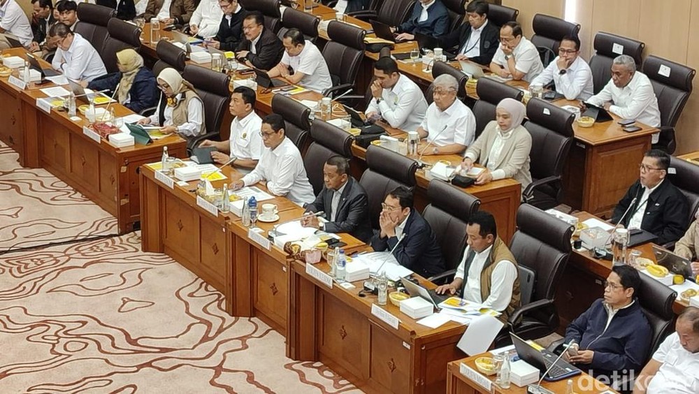 Indonesia Targetkan Akhiri Impor BBM di Tahun 2027