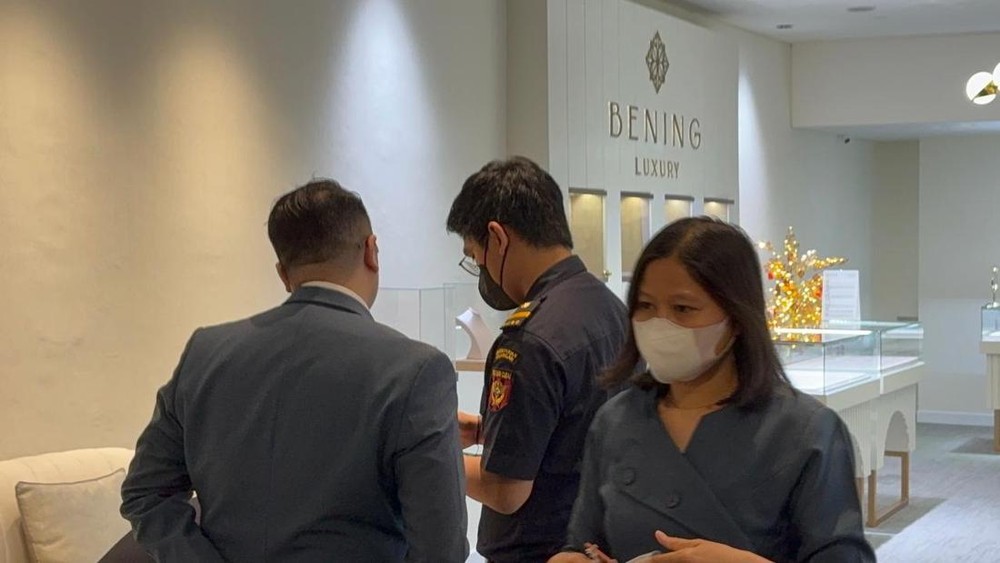 Toko Perhiasan Bening Luxury di Pluit Disegel Bea Cukai, Diduga Terkait Pajak