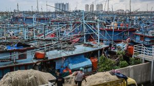 Ratusan Kapal Perikanan Mangkrak Hambat Aktivitas di Muara Angke