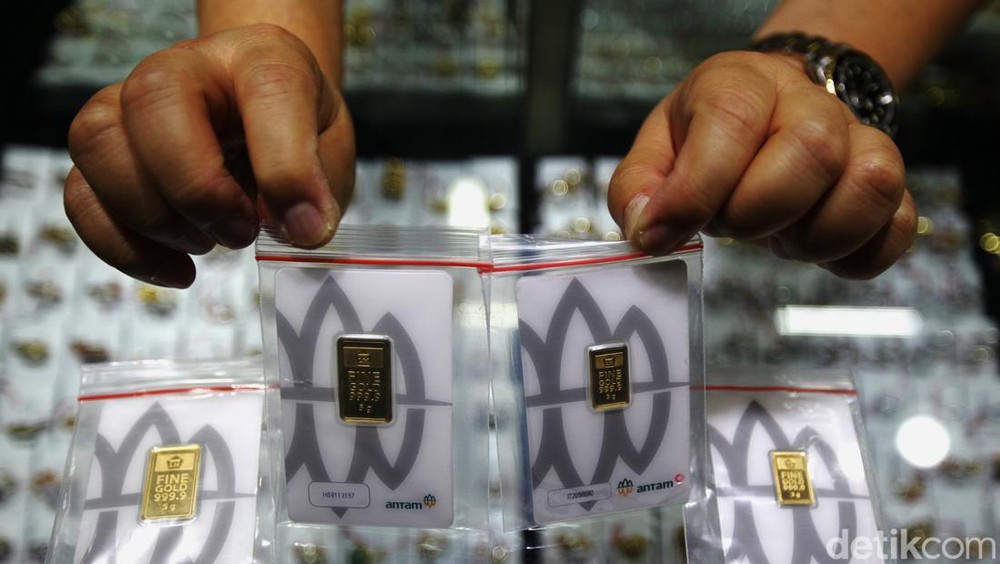 Harga Emas Antam Terjun Bebas, Turun Rp77.000 Per Gram!