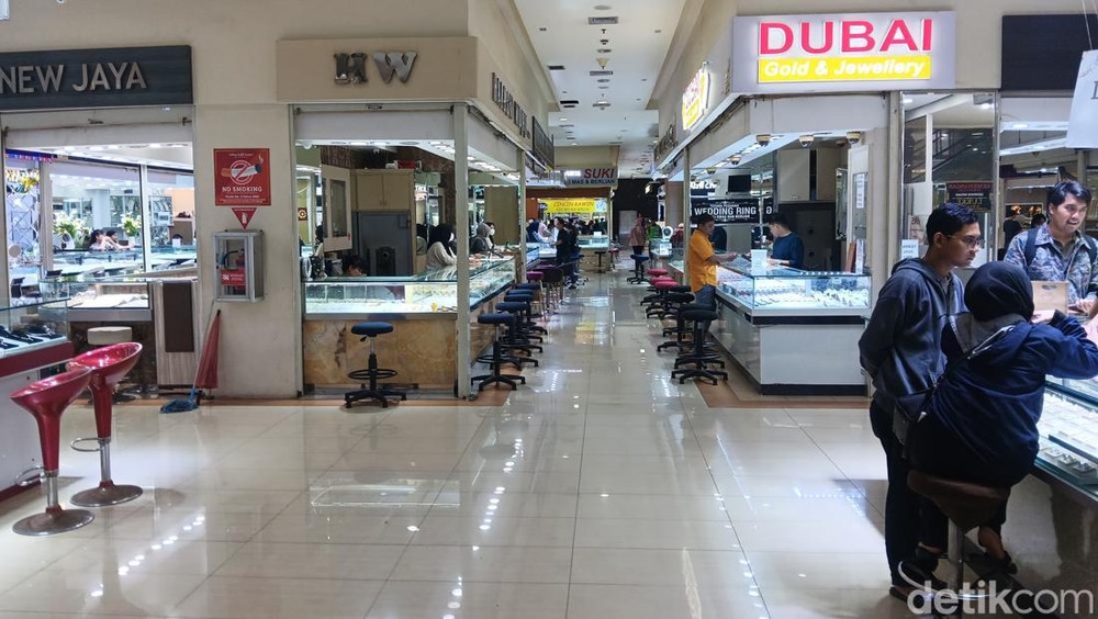 Harga Emas Mahal, Cikini Gold Center Sepi Pembeli Jelang Lebaran