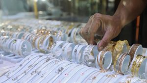 Pedagang Emas Cikini Raup Untung dari Jual Beli Perhiasan Bekas