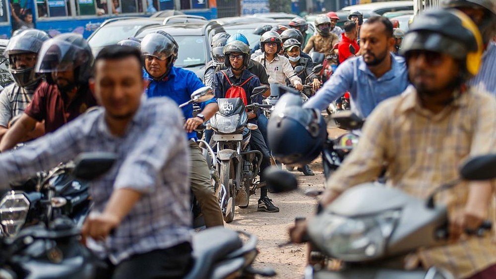 Bangladesh Siapkan Strategi Hemat Energi, Jam Kerja PNS Dipangkas