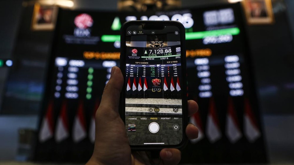 OJK Sikat Pelaku Goreng Saham, Denda Puluhan Miliar Rupiah!